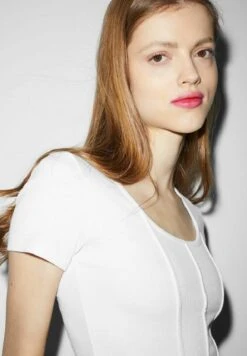 T-Shirt BasicWhite Donna T-shirt E Top CFI21D03Y-A11 11 T-Shirt BasicWhite Donna T-shirt E Top CFI21D03Y-A11 -Offerte Clockhouse Negozio 01dc382b443b4469bcd15a8401513d1d