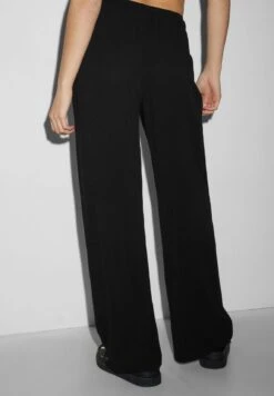 PantaloniBlack Donna Pantaloni CFI21A02O-Q11 13 PantaloniBlack Donna Pantaloni CFI21A02O-Q11 -Offerte Clockhouse Negozio 03fd1c35ed464060a09a744e90f342e4