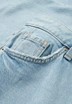Jeans A SigarettaDenim Light Blue Donna Jeans CFI21N02X-K11 7 Jeans A SigarettaDenim Light Blue Donna Jeans CFI21N02X-K11 -Offerte Clockhouse Negozio 1368af928ff0482d9a71132c4f7ac3bd