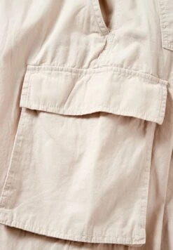 Pantaloni CargoLight Beige Donna Pantaloni CFI21A02K-B11 15 Pantaloni CargoLight Beige Donna Pantaloni CFI21A02K-B11 -Offerte Clockhouse Negozio 2129625bcaa947bcb76b19396686ee5c