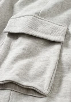 Pantaloni CargoLight GrayMelange Donna Pantaloni CFI21A02Y-C11 13 Pantaloni CargoLight GrayMelange Donna Pantaloni CFI21A02Y-C11 -Offerte Clockhouse Negozio 260b531fe9f14fb5829adcf52753c766