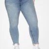 Jeans Slim FitDenim Light Blue Donna Jeans CFI21N02P-K11 2 Jeans Slim FitDenim Light Blue Donna Jeans CFI21N02P-K11 -Offerte Clockhouse Negozio 3d9b481637c740e398cc957b7189a110