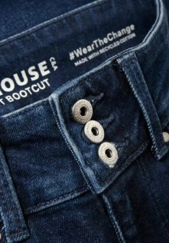 Jeans BootcutDenim Blue Donna Jeans CFI21N038-K11 7 Jeans BootcutDenim Blue Donna Jeans CFI21N038-K11 -Offerte Clockhouse Negozio 462c32721ff941c4b800e145a810851e
