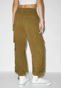 Pantaloni CargoGreen Donna Pantaloni CFI21A02K-G11 11 Pantaloni CargoGreen Donna Pantaloni CFI21A02K-G11 -Offerte Clockhouse Negozio 586b2e023a2b4f6ba3044780446c2a90