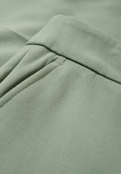 PantaloniGreen Donna Pantaloni CFI21A033-M11 15 PantaloniGreen Donna Pantaloni CFI21A033-M11 -Offerte Clockhouse Negozio 68e8e6a31b014d64a55243040be72178