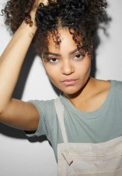 SalopetteCremewhite Donna Pantaloni CFI21T00C-A11 14 SalopetteCremewhite Donna Pantaloni CFI21T00C-A11 -Offerte Clockhouse Negozio 7045bb4427a34de39267ce4b304abbe1