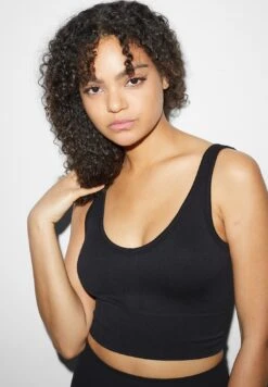 TopBlack Donna T-shirt E Top CFI21D05F-Q11 11 TopBlack Donna T-shirt E Top CFI21D05F-Q11 -Offerte Clockhouse Negozio 7b56df30ec8c466c8ed62b26e29a413d