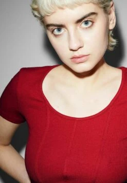 T-Shirt BasicRed Donna T-shirt E Top CFI21D03Y-G11 12 T-Shirt BasicRed Donna T-shirt E Top CFI21D03Y-G11 -Offerte Clockhouse Negozio 81e020a6bc1144b2906dc858b2e30ef2