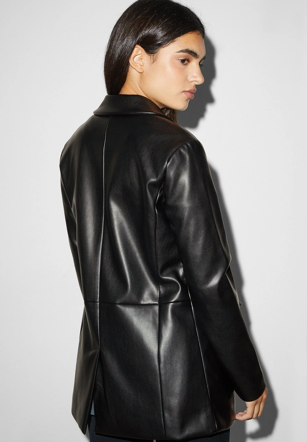 Cappotto CortoBlack Donna Cappotti CFI21U00Y-Q11 4 Cappotto CortoBlack Donna Cappotti CFI21U00Y-Q11 - immagine 3