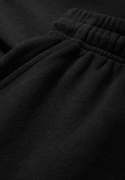 Pantaloni SportiviBlack Donna Pantaloni CFI21A035-Q11 -Offerte Clockhouse Negozio 9e16bf2e4b8d456dbc115071c5dc7eb8