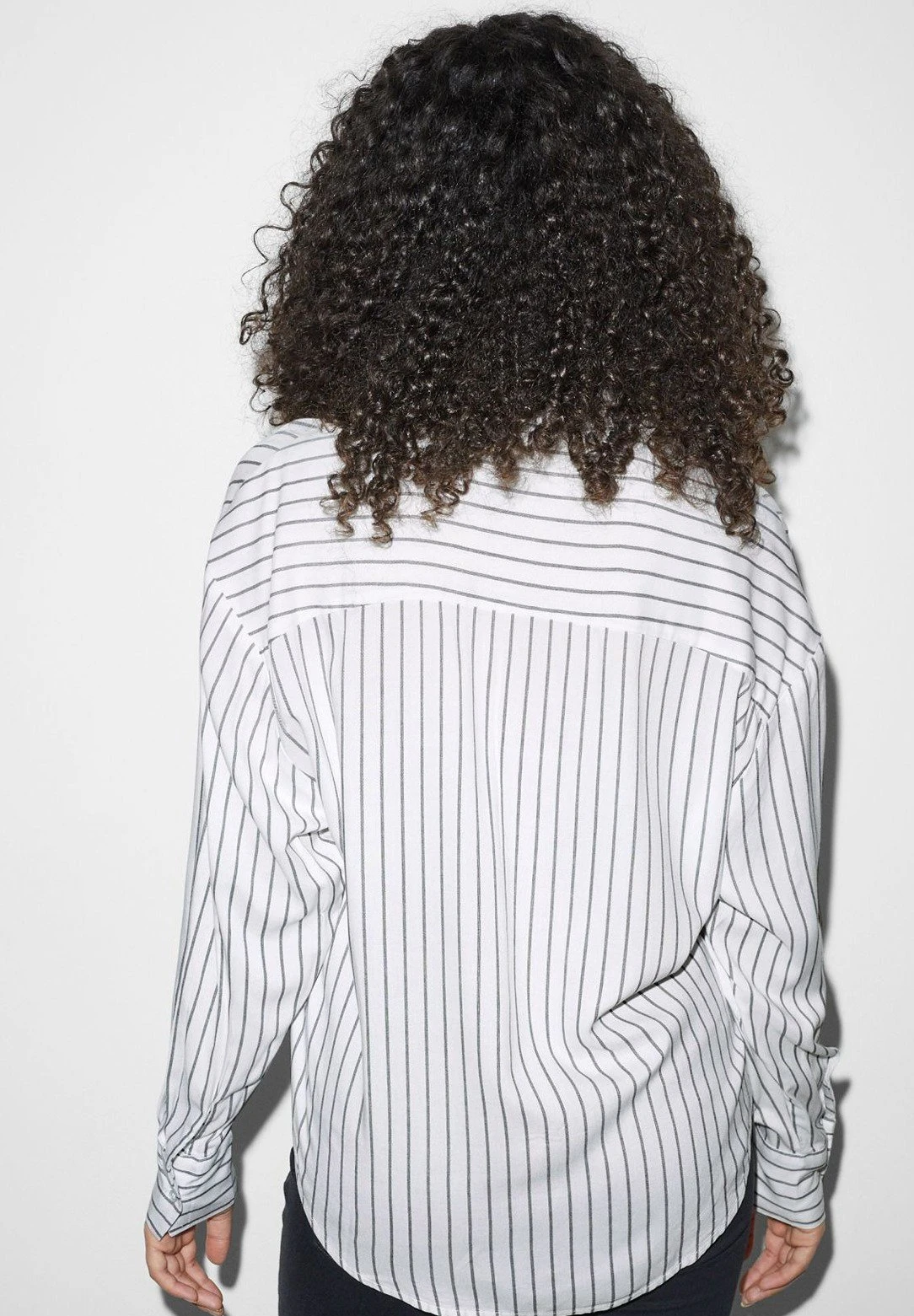 CamiciaWhite Donna Camicie E Bluse CFI21E03B-A11 4 CamiciaWhite Donna Camicie E Bluse CFI21E03B-A11 - immagine 2