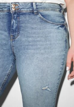 Jeans Slim FitDenim Light Blue Donna Jeans CFI21N02P-K11 -Offerte Clockhouse Negozio b908ec03e80c4be3a00004803dd76169