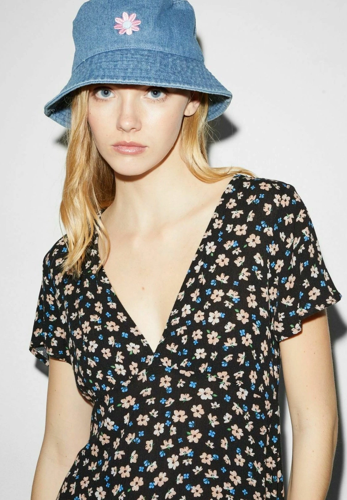 Vestito EstivoBlack Donna Vestiti CFI21C042-Q11 5 Vestito EstivoBlack Donna Vestiti CFI21C042-Q11 - immagine 3