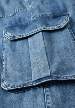 Jeans A SigarettaDenim Blue Donna Jeans CFI21N035-K11 7 Jeans A SigarettaDenim Blue Donna Jeans CFI21N035-K11 -Offerte Clockhouse Negozio c5b7af8d11ab492db9423d49cb1b87bf