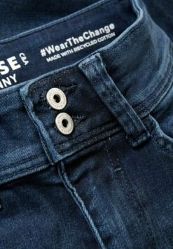Jeans Slim FitDenim Blue Donna Jeans CFI21N034-K11 7 Jeans Slim FitDenim Blue Donna Jeans CFI21N034-K11 -Offerte Clockhouse Negozio c86cf39dd985402ba3f054a00f4406fa
