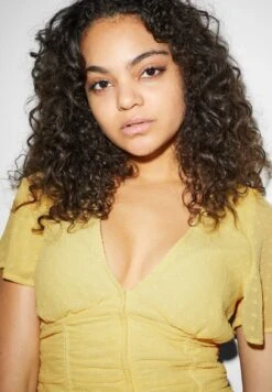 CamicettaLight Yellow Donna Camicie E Bluse CFI21E02U-E11 -Offerte Clockhouse Negozio dd937a51a98f4f3aa8a6a8c9575b83e6