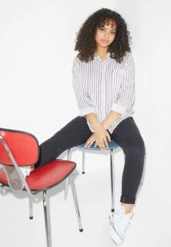 CamiciaWhite Donna Camicie E Bluse CFI21E03B-A11 12 CamiciaWhite Donna Camicie E Bluse CFI21E03B-A11 -Offerte Clockhouse Negozio e8b0da50f0114133848eedf75d5d7ff9