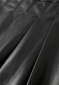 MinigonnaBlack Donna Gonne CFI21B01I-Q11 -Offerte Clockhouse Negozio eb7d618c59b843289820fa3bd2138799