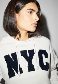 Felpa Con CappuccioCremewhite Donna Felpe CFI21J02D-A11 -Offerte Clockhouse Negozio ee27f7ec7ccd4824898405f7bae2df66