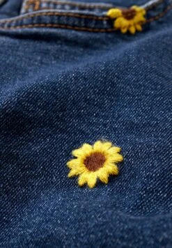 Shorts Di JeansDenim Blue Donna Jeans CFI21S02F-K11 11 Shorts Di JeansDenim Blue Donna Jeans CFI21S02F-K11 -Offerte Clockhouse Negozio fefacd1b1e7042728e88e3a765269449